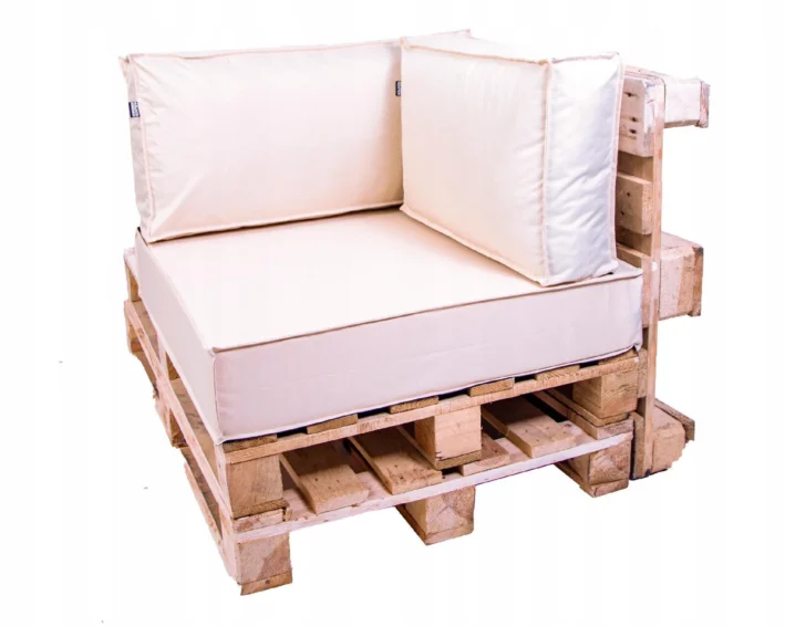 Corner garden pallet cushions Cream